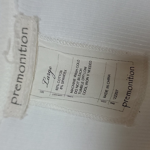 PREMONITION AUSTRALIA | Cream V Neck Top - Picture 6 of 6